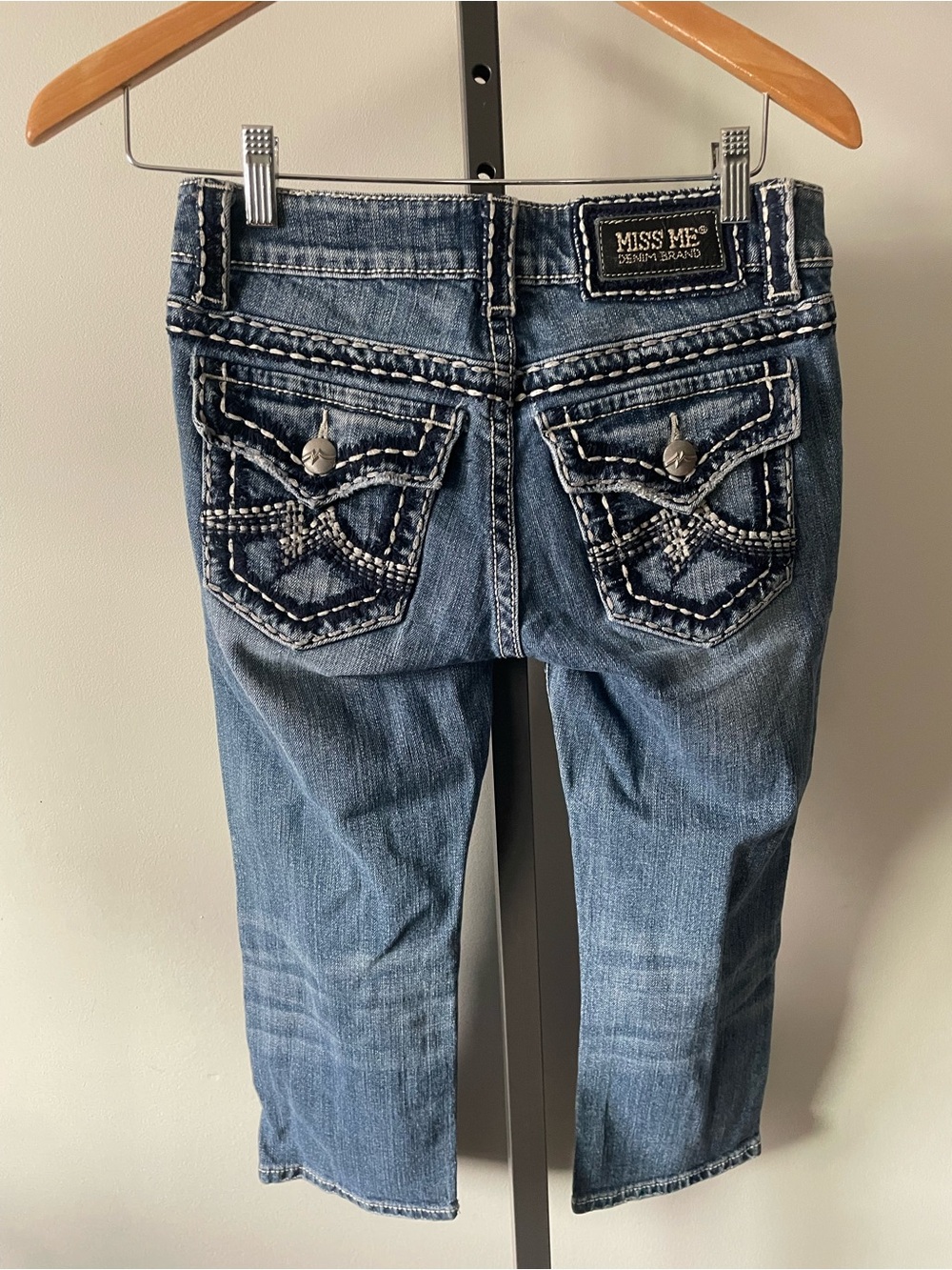 Y2K Vintage Miss Me Irene Embellished Flap Pocket Denim Capri Jeans Distressed